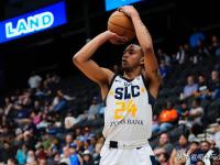 关于转折点！犹他爵士强势反弹，NBA季后赛今夜攻防权衡，悬念犹存，年轻球员得到机会的信息