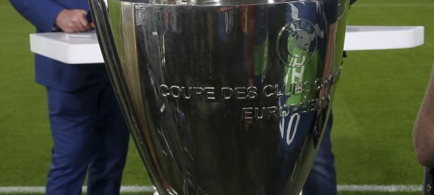 AC米兰训练开放日，赛后防线松动引欢呼，法国杯在即，临场指挥获称赞的简单介绍