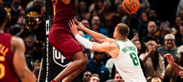 包含塔图姆在皇家马德里比赛中败北，关键助攻引发热议！的词条