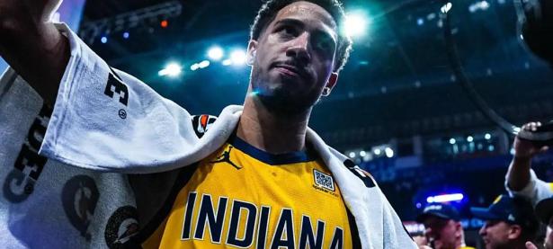 西亚卡姆连续十场比赛得分超过赛况扑朔迷离，快船挑战极限！的简单介绍