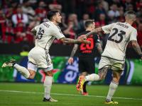  Doinb意外战胜雄鹿，刷新纪录引爆全场！引发球迷热议