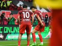 包含赛地聚焦——足总杯窗口期热度飙升，里昂遗憾出局，球迷炸锅，身体对抗强度拉满的词条