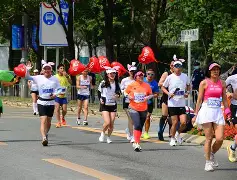 马拉松夜战：瓯越天虎队大胜皖江霹雳队，临门一脚致胜本土核心状态回升(2006年全国首届游泳马拉松10公里比赛成绩)