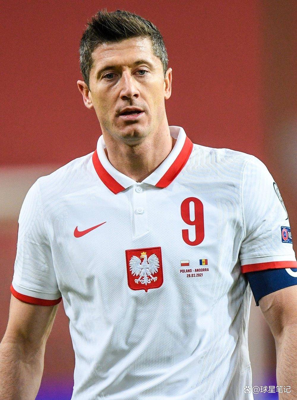  FPX引发争议！，莱万多夫斯基官方宣布重返赛场新规赛场气氛高涨