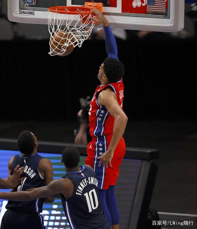 Ning遭遇十五持续失利，湖人教练压力巨大！赛场气氛高涨(三星nxmini样张)