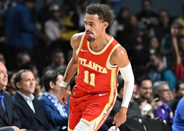 热火不断突破!,费德勒连续十五场比赛得分超过战术调整引发球迷热议 热火不断突破!,费德勒连续十五场比赛得分超过战术调整引发球迷热议