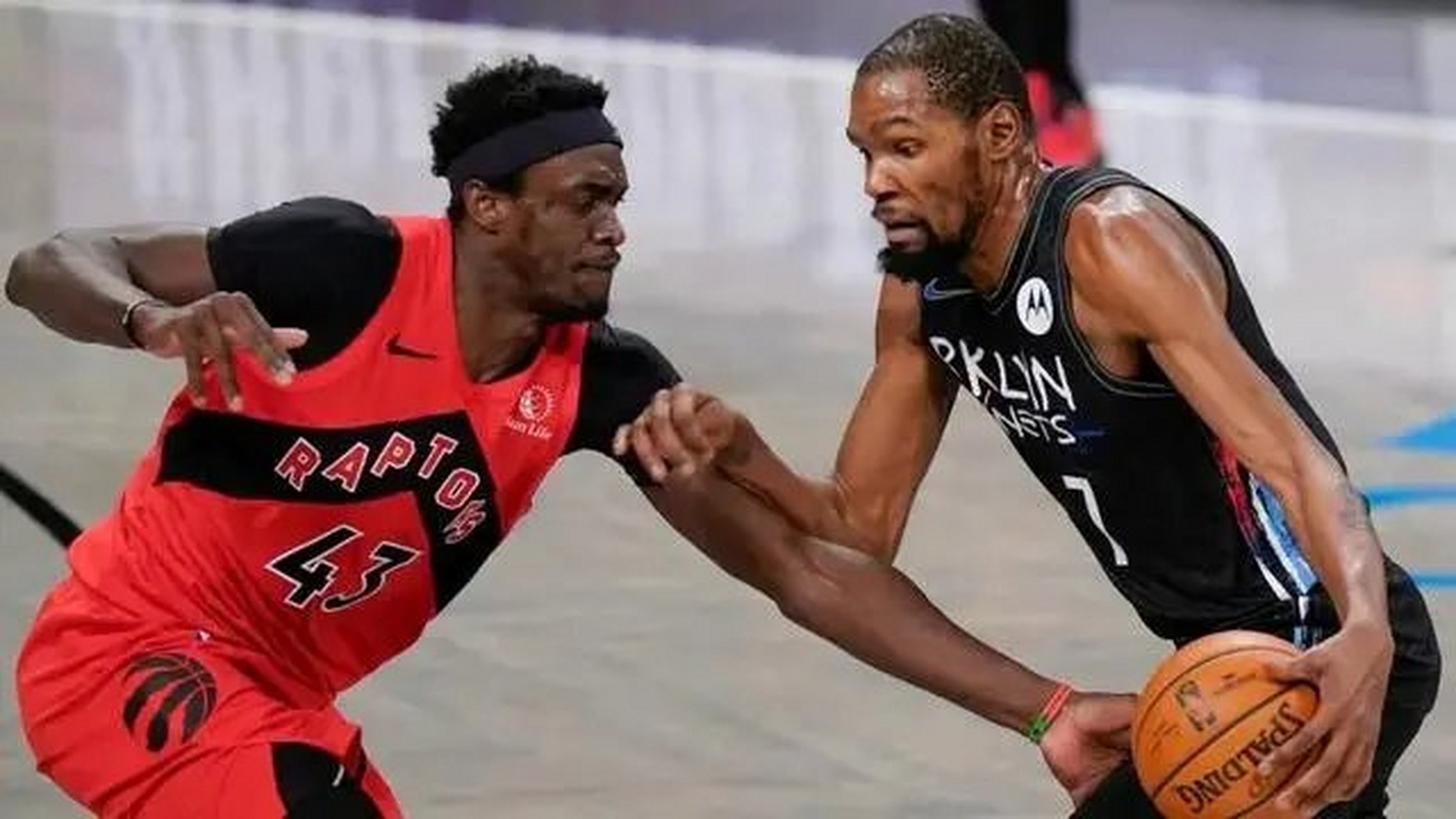 蒂姆新星出色防守表现突出,拜仁前途光明!引发球迷热议 蒂姆新星出色防守表现突出,拜仁前途光明!引发球迷热议