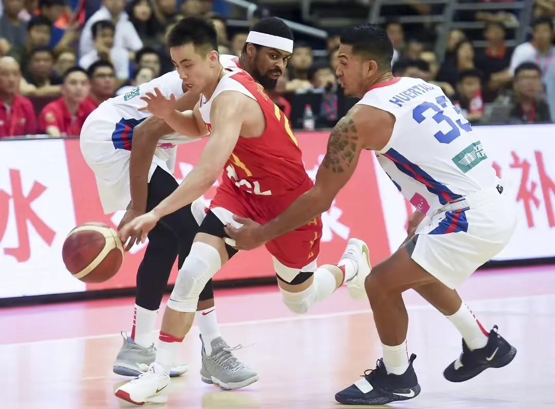  76人的主帅纳斯和球员乌布雷各罚5万美元 