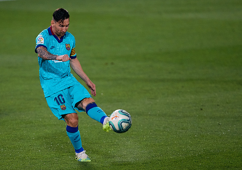  本兮马晓晨是不是一个人 