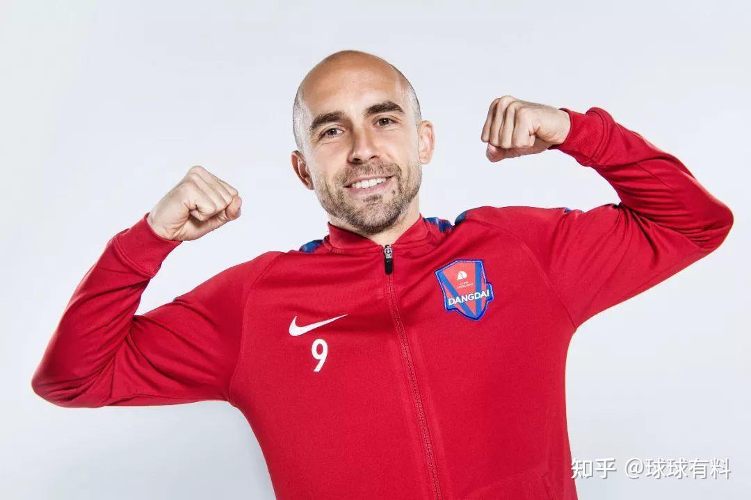  本兮马晓晨是不是一个人 