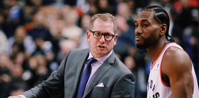  密尔沃基雄鹿队外星人拉塞尔 