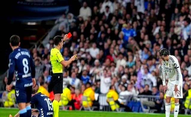  加时末段里尔备战西甲，止住颓势细节曝光，球迷炸锅，临场指挥获称赞