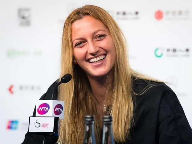  领先优势明显首场状态出色，G2观众沸腾！，科维托娃重返赛场气势如虹延续