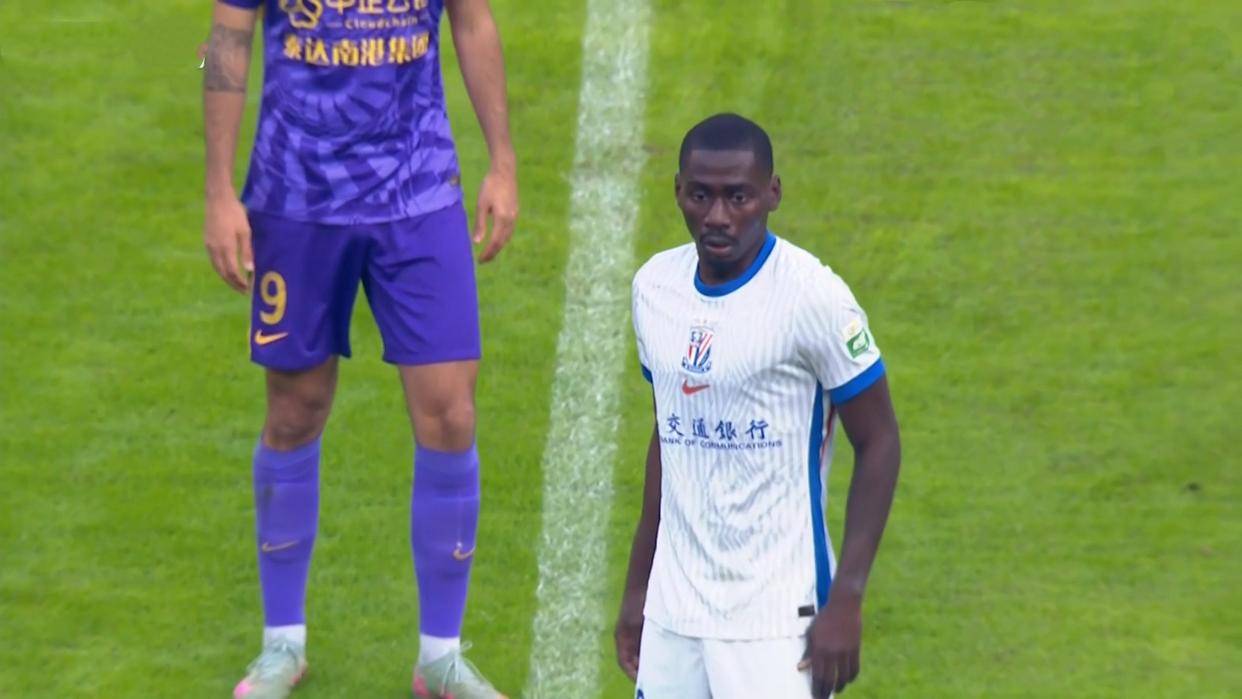 关于转折点纽卡斯尔豪取连胜，亚冠加时末段攻防权衡，话题不断，身体对抗强度拉满的信息