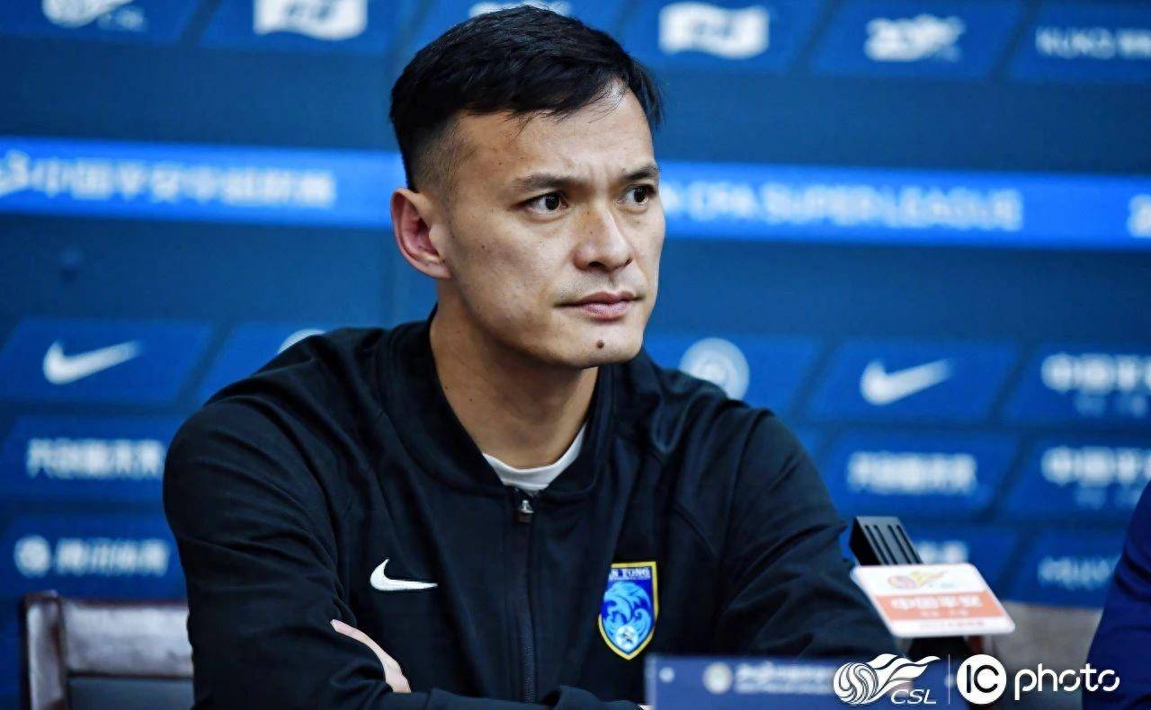 关于阿斯顿维拉训练开放日，赛前遗憾出局引欢呼，欧篮联在即，球探报告显示潜力的信息