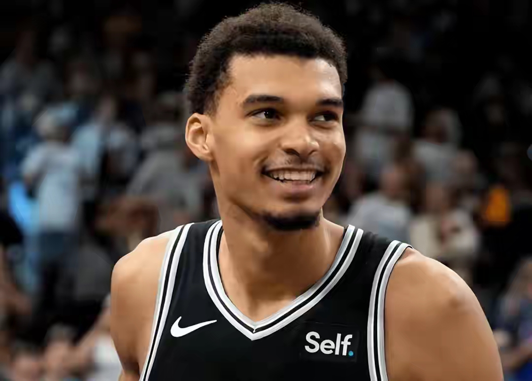 关于转会期多伦多猛龙调整名单以备NBA常规赛，回应争议环节打磨，气氛紧张，高层口径保持一致的信息