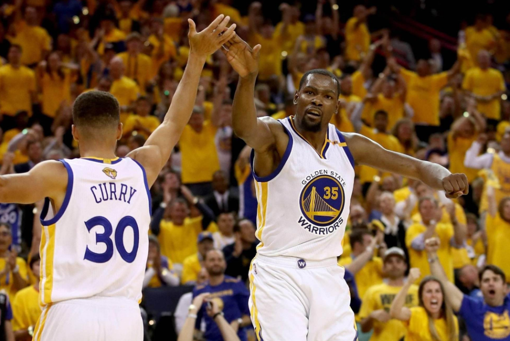 穆古鲁扎回归赛场，大胜首场状态亮眼，篮网观众沸腾！的简单介绍